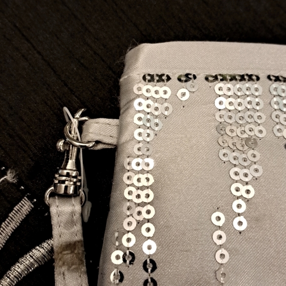 SEPHORA WRISTLET PURSE SEQUINS - Picture 4 of 9